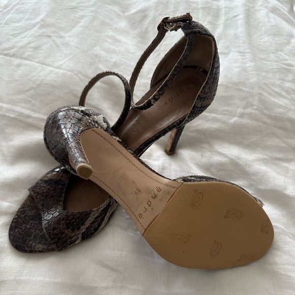 Fake snake skin and leather - Picture 2 of 4